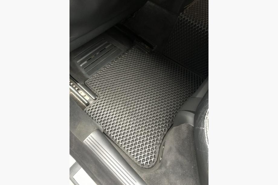 Mercedes E-class W211 2002-2009 Dywaniki EVA (czarne) Zdjęcia 4