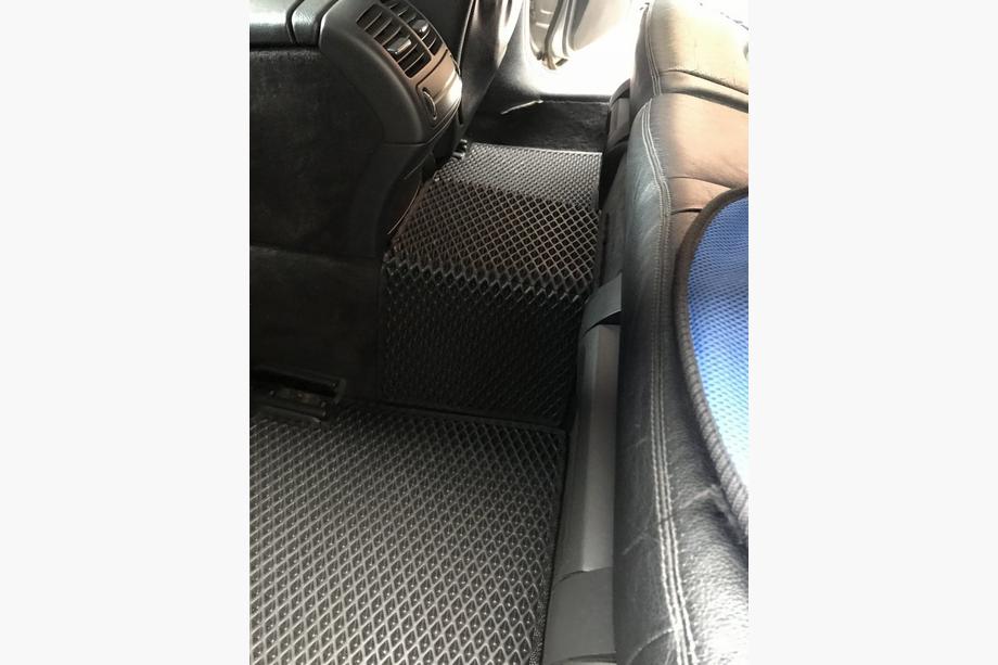 Mercedes E-class W211 2002-2009 Dywaniki EVA (czarne) Zdjęcia 5