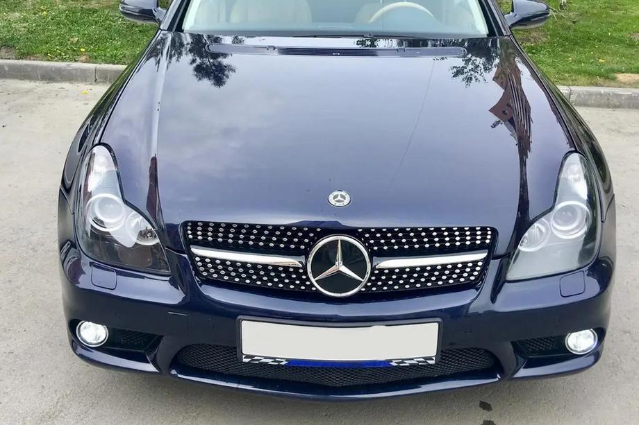 Mercedes CLS C219 2004-2010 Atrapa Przednia (2005-2008, Diamond Silver) Image