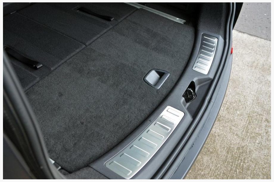 Land Rover Discovery Sport 2014- Nakładka na próg tylny ze stali nierdzewnej (2 szt.) Image