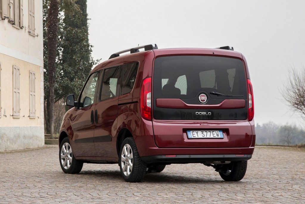 Recenzja zaktualizowanego kompaktowego vana Fiat Doblo