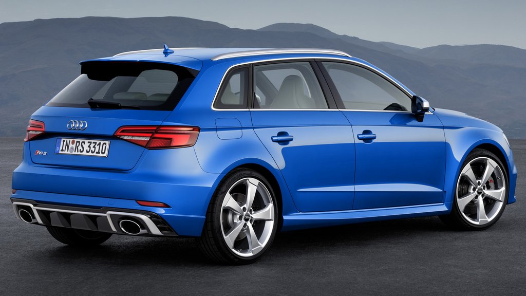 Przegląd naładowanego wszystkie koła hatchback Audi RS3 Sportback