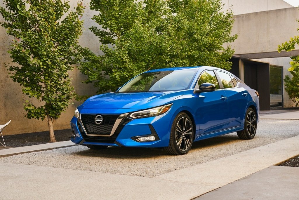 Przegląd sedan Nissan Sentra 2020 roku modelowego