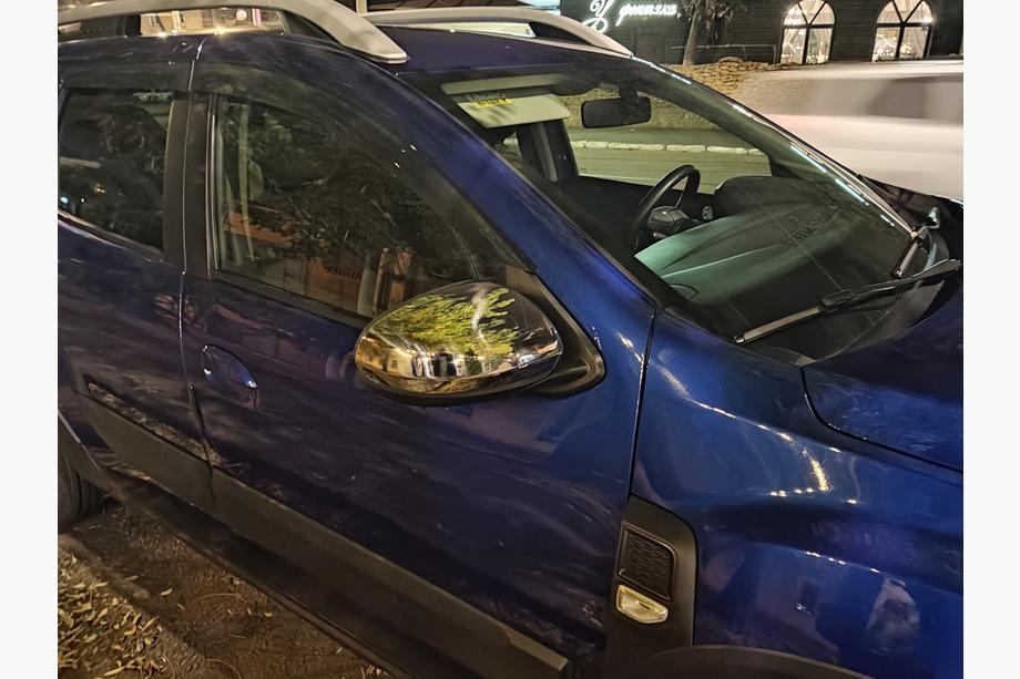 Dacia Duster 2018-2024 Nakładki na Lusterka (2 szt., Stal Nierdzewna) Image