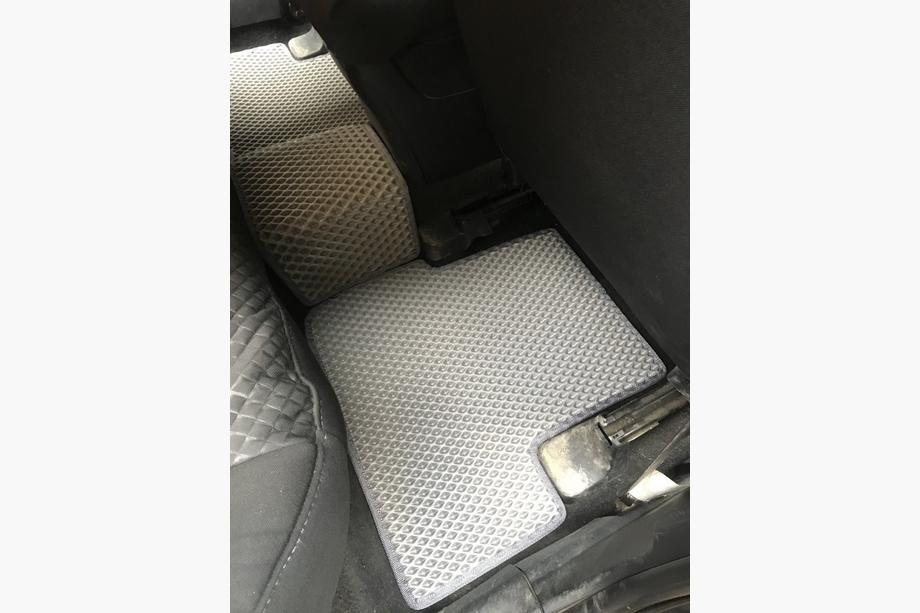 Mitsubishi Lancer X 2008- Dywaniki EVA (jasnoszare) Zdjęcia 3