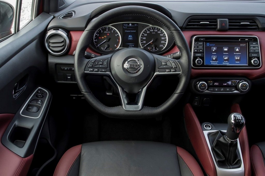 Przegląd kompaktowego hatchbacka Nissan Micra piątej generacji