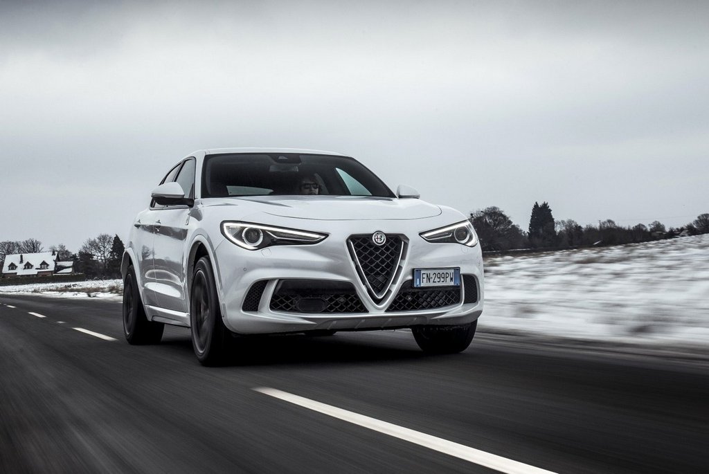 Pierwsza generacja kompaktowego zwrotnicy Alfa Romeo Stelvio
