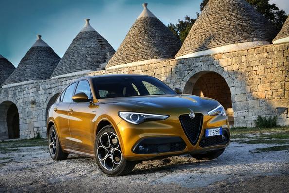 Pierwsza generacja kompaktowego zwrotnicy Alfa Romeo Stelvio