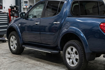 Mitsubishi L200 2015-2024 Progi boczne Bosphorus Grey (2 szt., aluminium) zdjęcia 1