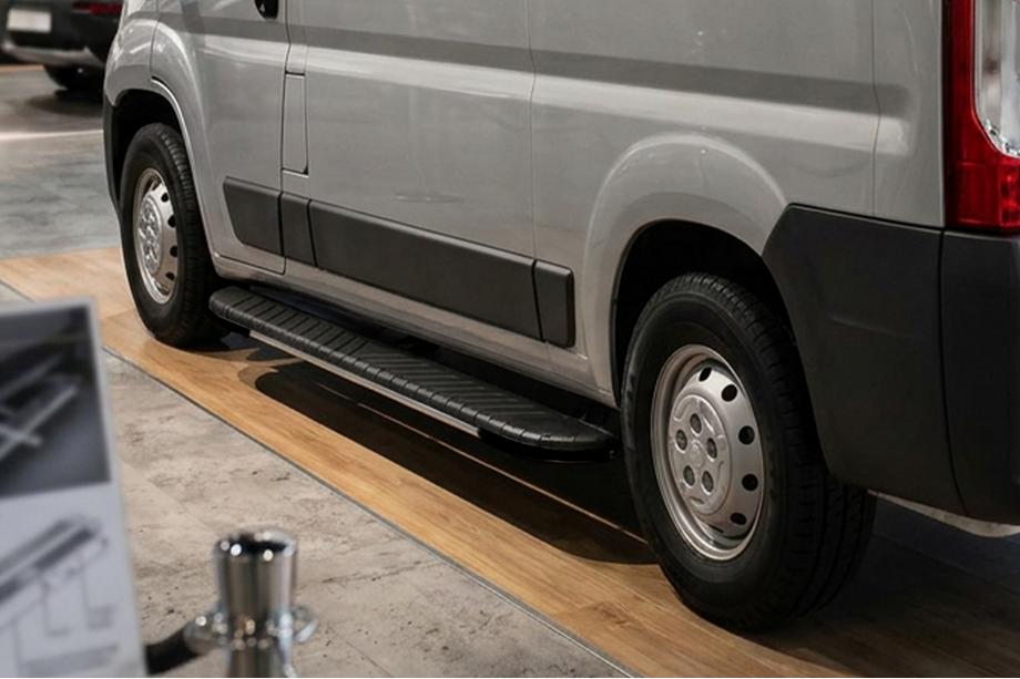 Peugeot Boxer 2006-2025 Progi boczne Bosphorus Grey (2 szt., aluminium) Image
