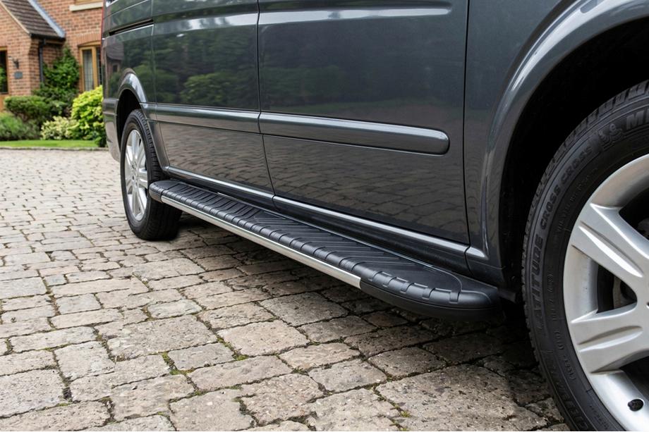 Mercedes Viano 2004-2014 Progi boczne Bosphorus Grey (2 szt., aluminium) Image