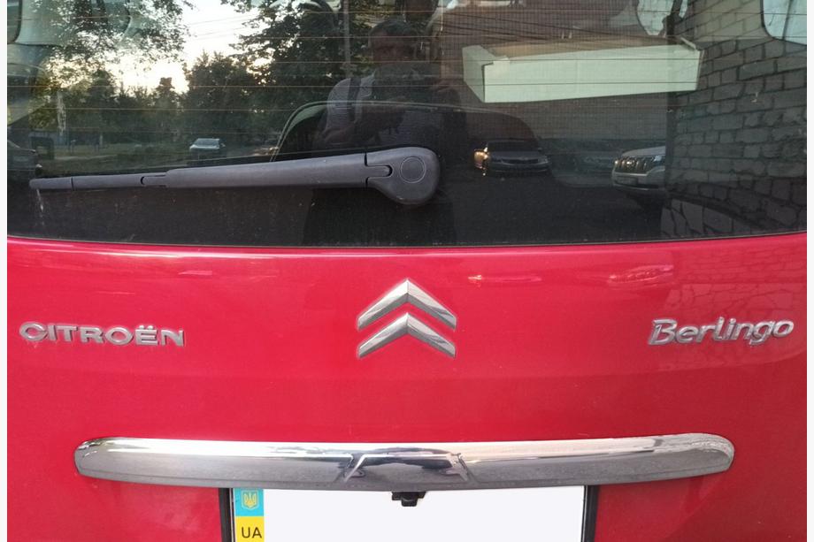 Citroen Berlingo 2008-2018 Listwa chromowana nad tablicą rejestracyjną (stal nierdzewna) Image
