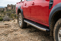 Ford Ranger 2007-2011 Progi Boczné BlackLine (2 szt., Aluminium) zdjęcia 1