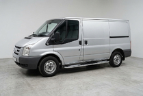 Ford Transit 2000–2014 Progi Boczné Tayga V2 (2 szt., Aluminium) zdjęcia 1