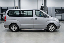 Hyundai H300, H1, Starex 2008-2020 Progi Boczne BlackLine (2 szt., aluminium) zdjęcia 2