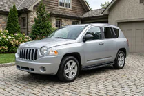 Jeep Compass 2006-2016 Progi Boczné Tayga Black (2 szt., Aluminium) zdjęcia 1