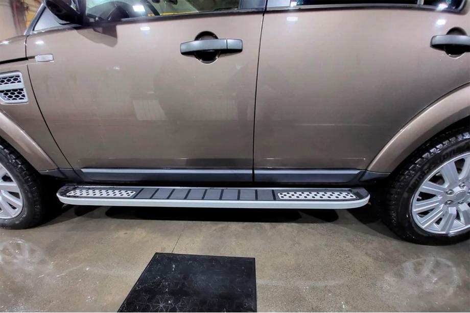 Land Rover Discovery III 2004–2009 Progi Boczné Tayga V2 (2 szt., Aluminium) Image