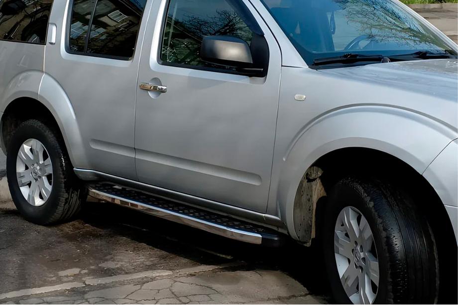 Nissan Pathfinder R51 2005-2014 Progi Boczne BlackLine (2 szt., aluminium) Image