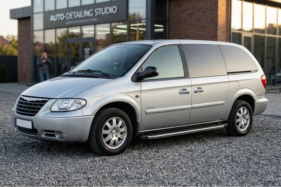 Chrysler Voyager 2001-2007 Progi Boczné BlackLine (2 szt., Aluminium) Image