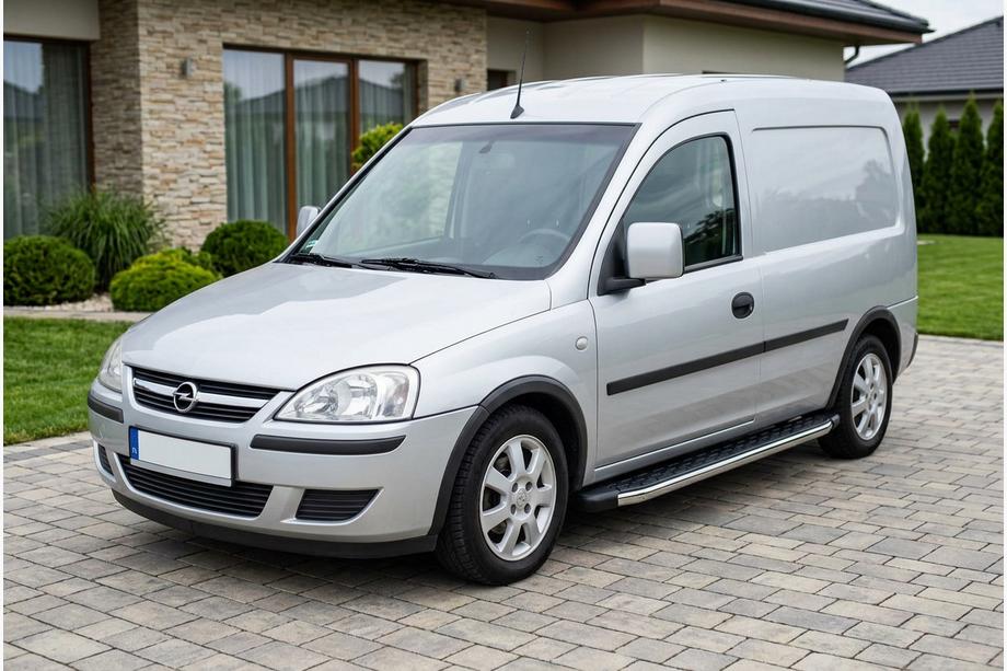 Opel Combo 2002–2012 Progi Boczne BlackLine (2 szt., aluminium) Image