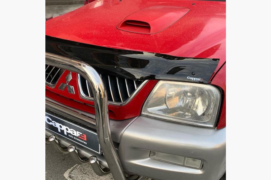 Mitsubishi L200 1996-2006 Deflektor maski (EuroCap) Zdjęcia 3