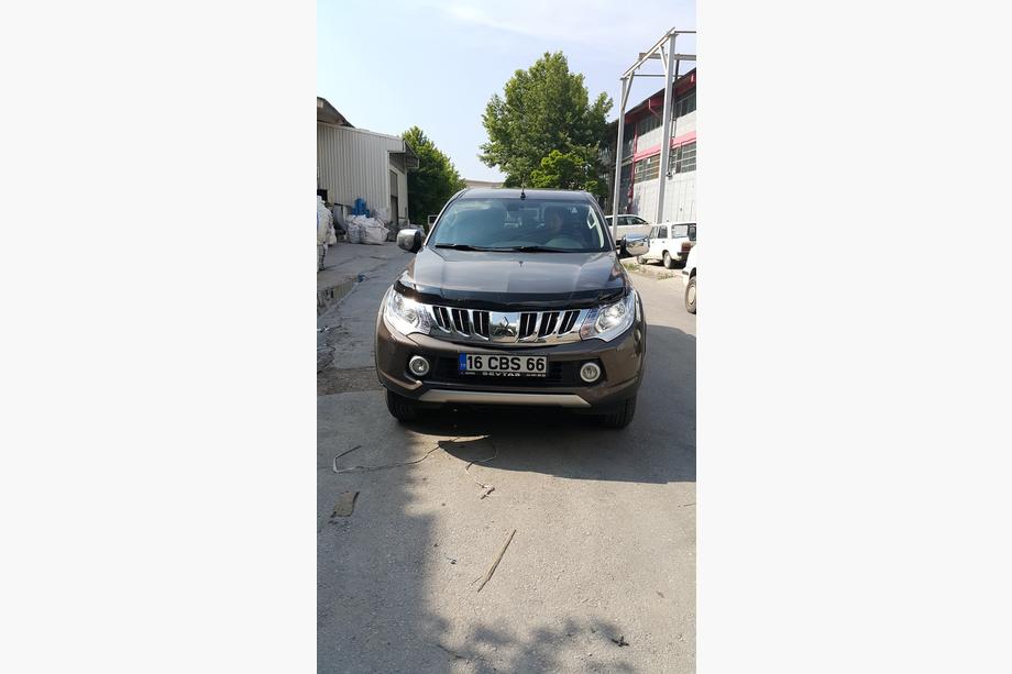 Mitsubishi L200 2015-2024 Deflektor maski (2015-2019, EuroCap) Zdjęcia 7