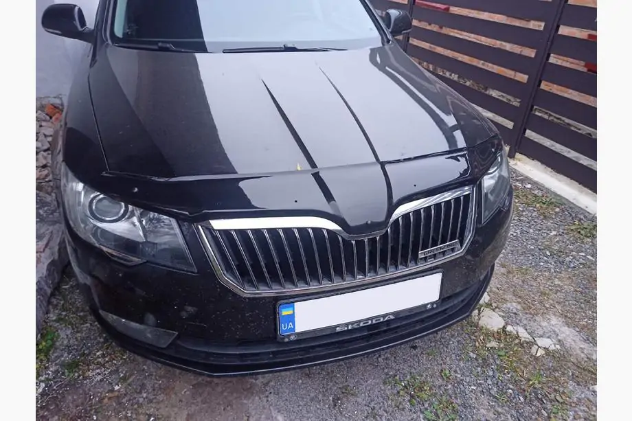 Skoda Superb 2009-2015 Deflektor maski 2013-2015 (EuroCap) Image