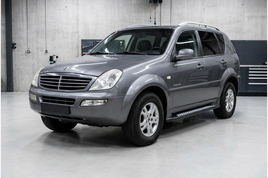 SsangYong Rexton I 2001-2017 Progi Boczne New Vision Black (2 szt., Aluminium) Zdjęcia 1
