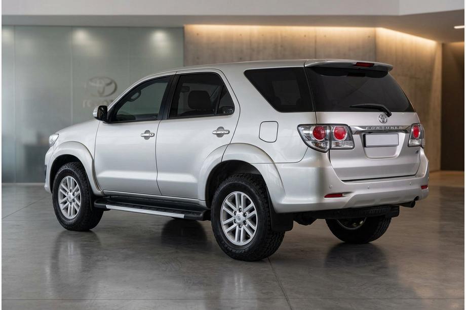 Toyota Fortuner 2006-2015 Progi Boczne RedLine V1 (2 szt., aluminium) Image