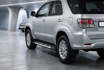 Toyota Fortuner 2006-2015 Progi Boczné Sunrise (2 szt., aluminium) zdjęcia 1