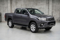 Toyota Hilux 2015- Progi Boczné Tayga Black (2 szt., Aluminium) zdjęcia 1