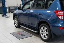 Toyota Rav 4 2006-2013 Progi Boczné BlackLine (2 szt., Aluminium) zdjęcia 1