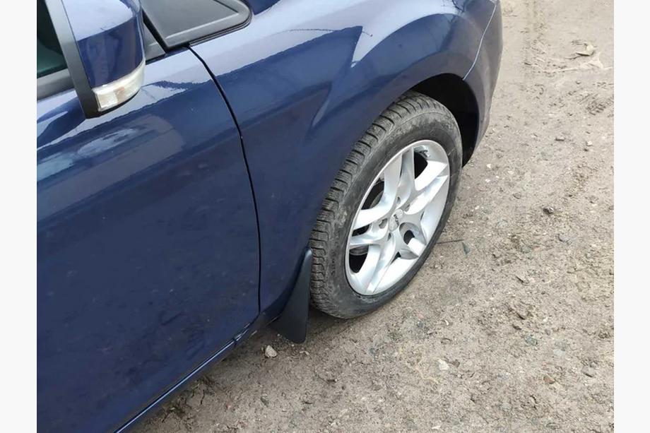 Ford Focus II 2008-2011 Oryginalne chlapacze Premium HB (4 szt.) Zdjęcia 7