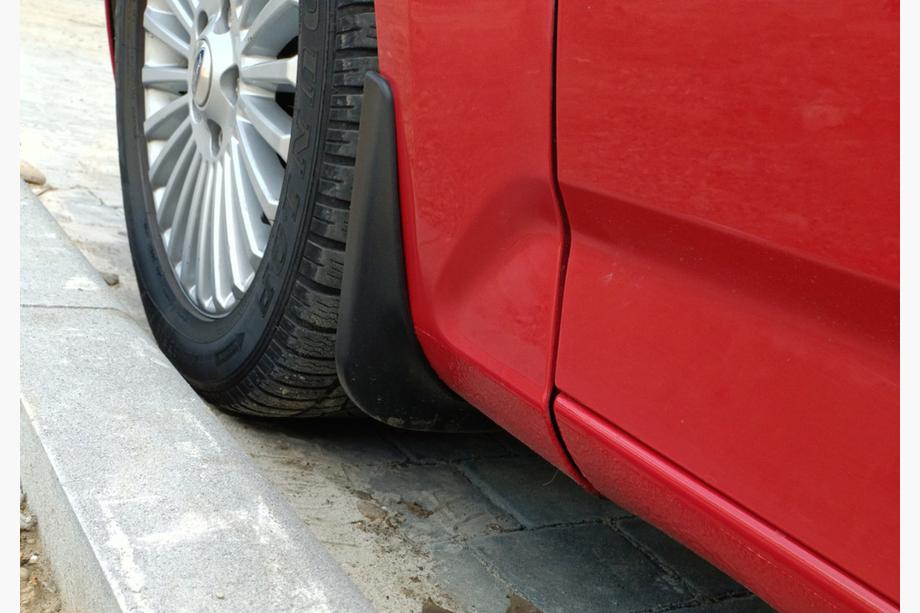 Ford Mondeo 2008-2014 Chlapacze Premium (4 szt) Image