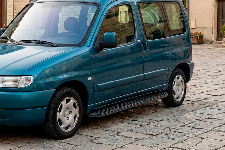 Peugeot Partner 1996-2008 Progi Boczné Tayga Black (2 szt., Aluminium) Image