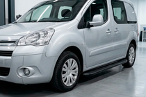 Peugeot Partner Tepee 2008-2018 Progi Boczné Tayga Black (2 szt., Aluminium) zdjęcia 1