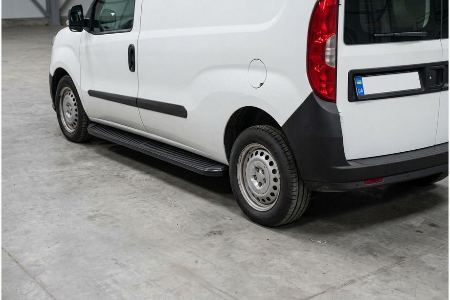 Opel Combo 2012-2018 Progi Boczné Tayga Black (2 szt., Aluminium) Image