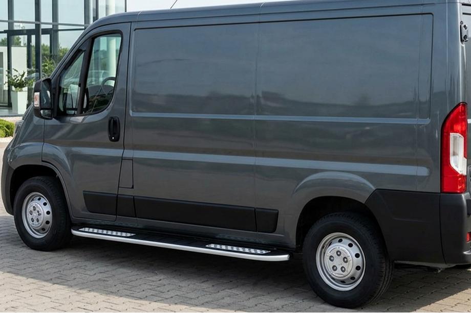 Citroen Jumper 2007-2025 Progi Boczné Tayga V2 (2 szt., Aluminium) Image