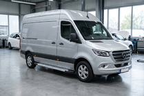 Mercedes Sprinter W907/W910 2018- Progi Boczné New Vision Grey (2 szt., Aluminium) Long/ExtraLong zdjęcia 1