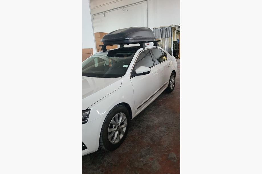 Skoda Superb 2015-2024 Bagażnik dachowy na gładki dach (2 szt, Asaf V4) Image