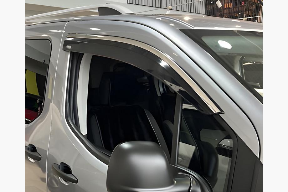 Opel Combo 2019- Deflektory szyb z chromowaną listwą (2 szt, Niken) Image