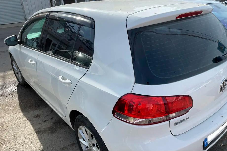 Volkswagen Golf 6 2008-2014 Deflektory Okien HB (4 szt, HIC) Zdjęcia 2