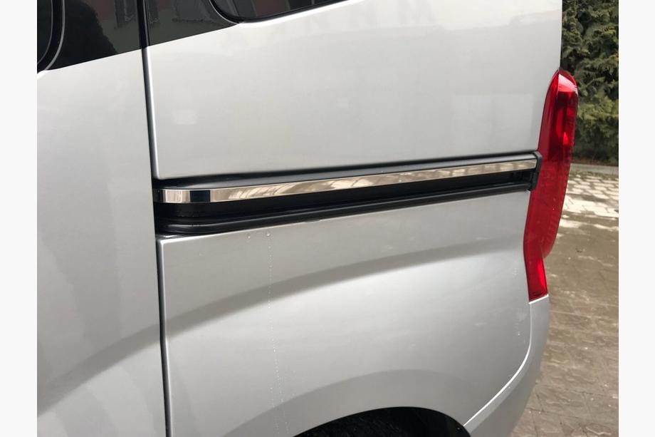 Fiat Fiorino/Qubo 2008-2024 Listwy ze stali nierdzewnej na drzwi przesuwne (2 szt.) OmsaLine - Włoska Stal Nierdzewna Zdjęcia 5