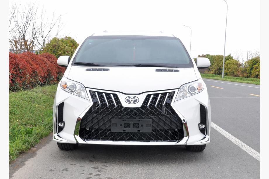 Toyota Sienna 2010-2020 Kompletny body kit w stylu LM Image