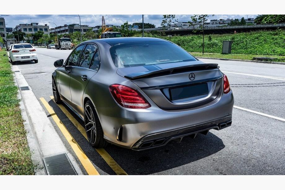 Mercedes C-class W205 2014-2021 Zestaw body kit z pelnym tylnym zderzakiem (design Black Mamba C63GT) Zdjęcia 4