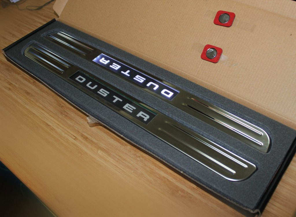 Podświetlane bezprzewodowe progi w Renault Duster