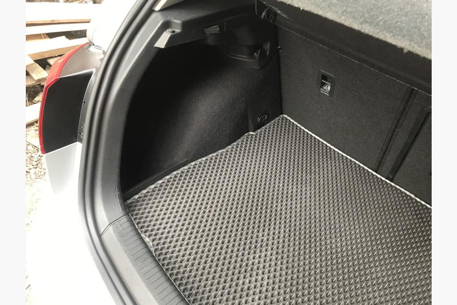 Volkswagen Golf 7/E-Golf 2012-2020 Mata bagażnika (HB, EVA, Czarna) Image