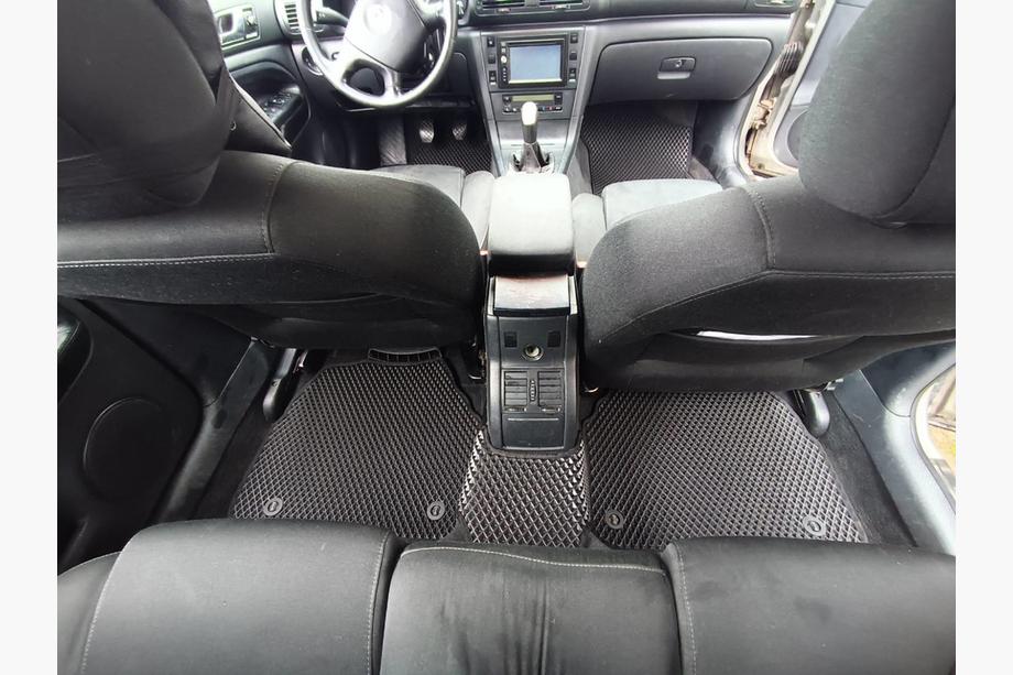Skoda Superb 2001-2009 Dywaniki EVA (czarne) Image