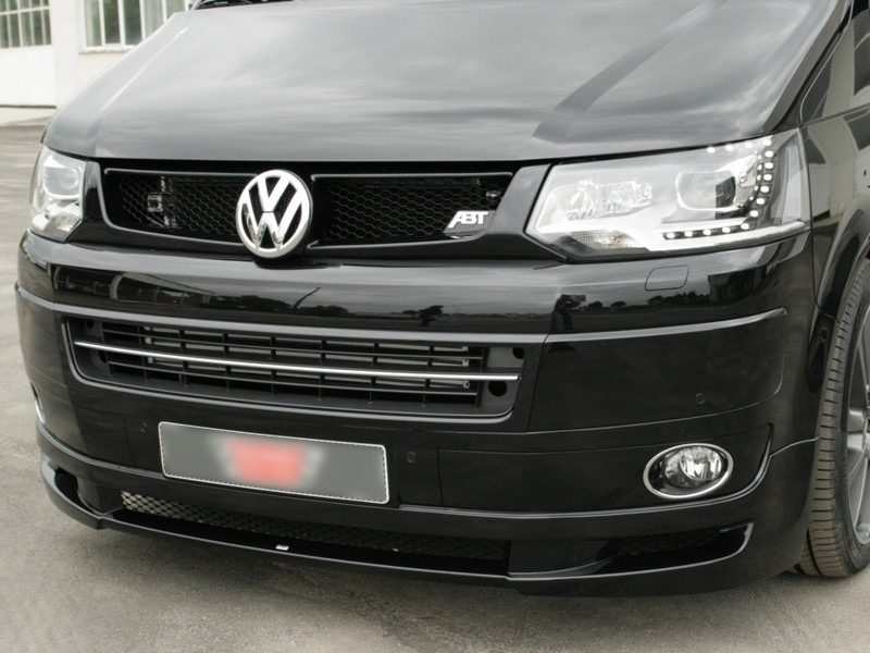 Zderzak przedni w Volkswagenie T5 Transporter