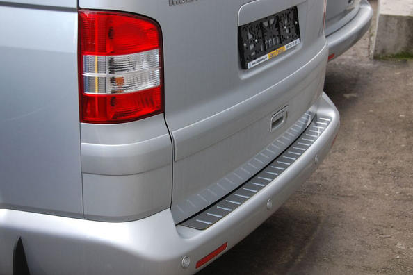 Chromowana listwa na tylny zderzak Volkswagen T5 Multivan
